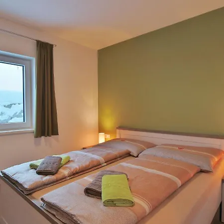Beautiful Holiday Near Ski Area In Piesendorf